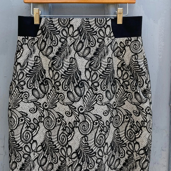 Bill Blass  New York, black/ivory lace high waisted skirt with pockets, size 10 - Picture 5 of 12